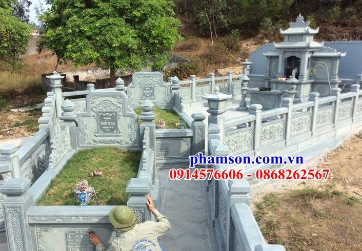 Mẫu mộ bằng đá xanh nguyên khối rêu điêu khắc hoa văn tại Nam Định