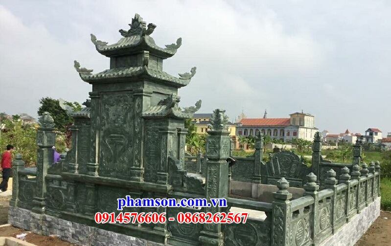 Mẫu mộ bằng đá xanh rêu điêu khắc hoa văn tại Nam Định