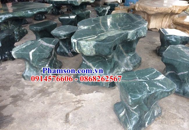03 Bộ bàn ghế sân vườn biệt thư bằng đá xanh rêu đẹp bán tại Bắc Giang