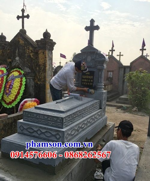 18 Mộ đá tự nhiên nguyên khối khu lăng nghĩa trang gia đình dòng họ cất giữ để hũ tro hài cốt ông bà bố mẹ ba má công giáo đạo thiên chúa đẹp bán tại Lâm Đồng