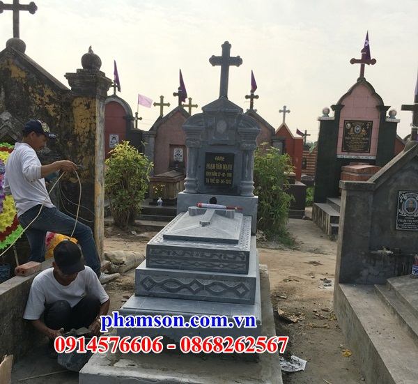 22 Mộ đá tự nhiên nguyên khối nghĩa trang khu lăng mồ mả cất giữ để hũ tro hài cốt dòng họ gia đình ông bà bố mẹ ba má công giáo đạo thiên chúa đẹp bán tại Bình Thuận