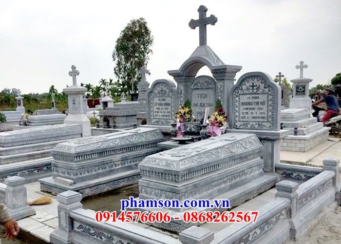 26 Mộ đá đôi hai ba ngôi liền nhau nghĩa trang khu lăng mồ mả cất giữ để hũ tro hài cốt gia đình dòng họ ông bà bố mẹ ba má công giáo đạo thiên chúa đẹp bán tại Bình Định