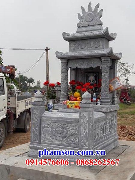 31 Mộ mồ mả đá tự nhiên nguyên khối hai mái gia đình dòng họ ông bà bố mẹ đẹp bán tại Điện Biên