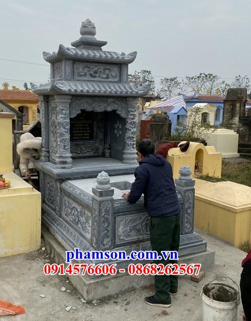 43 Mộ mồ mả đá tự nhiên nguyên khối hai mái cất giữ để đựng hũ hộp tro hài cốt gia đình dòng họ đẹp bán tại Phú Yên