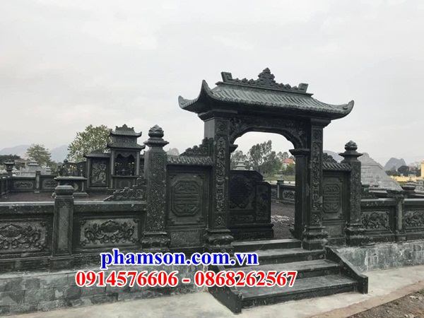 44 Thiết kế cổng tường rào khu lăng mộ bằng đá xanh rêu liền khối cao cấp tại Ninh Thuận
