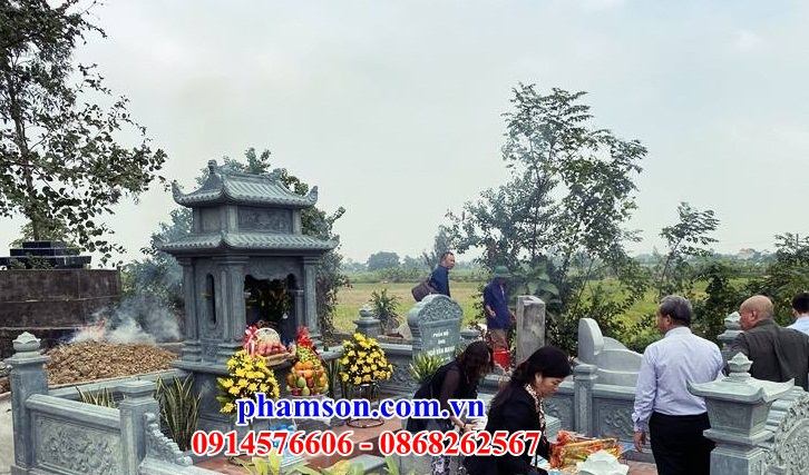 48 Phần mộ tổ tiên bằng đá xanh rêu chạm khắc hoa văn tinh xảo tại Đắk Nông