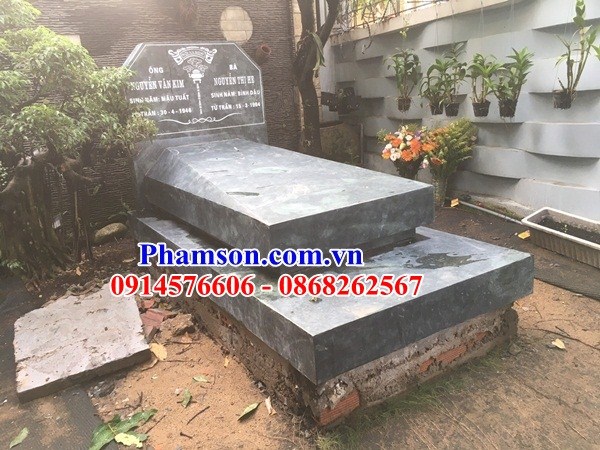 Khu lăng mộ bằng đá xanh rêu thiết kế cơ bản đẹp tại Quảng Ngãi