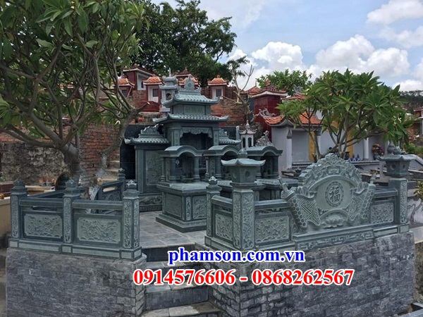 Mẫu khu lăng mộ bằng đá xanh rêu nguyên khối điêu khắc hoa văn tinh xảo tại Đà Nẵng