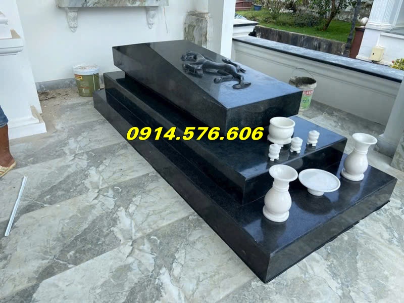 Mộ Đá Hoa Cương Nguyên Khối Là Gì?