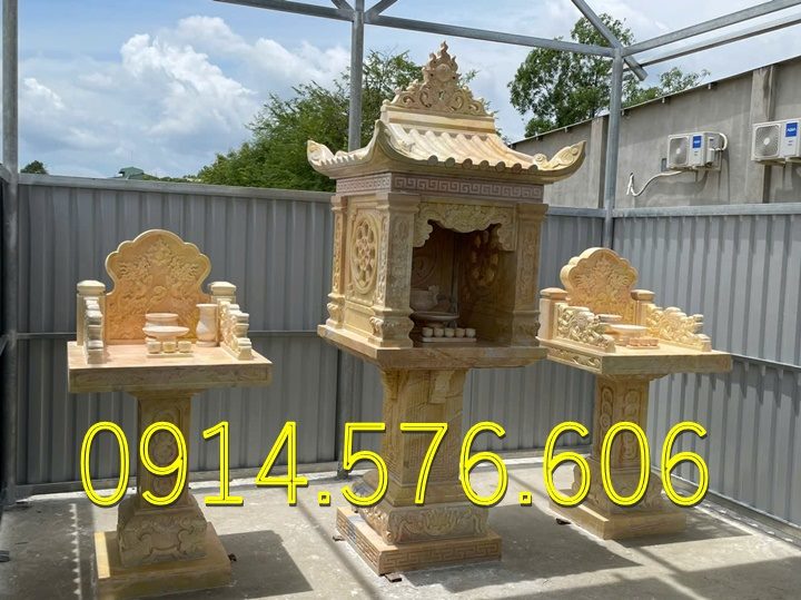 17.4Bàn Thờ Thần Linh Trước Sân Đá Vàng Bán Bắc Ninh