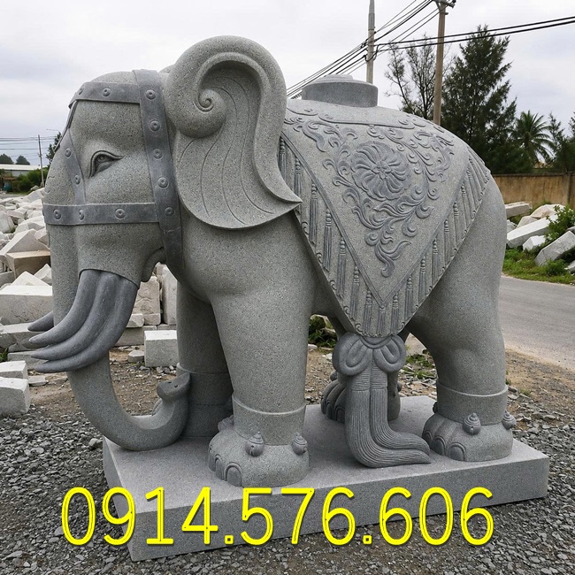Mẫu voi đá phong thủy đẹp nhất hiện nay, Tượng voi đá tự nhiên nguyên khối đặt trong đình chùa, báo giá cặp voi chầu đá xanh trong sân đình, thiết kế Voi đá đặt trước cổng nhà từ đường, sản xuất mẫu voi bằng đá xanh cẩm thạch theo yêu cầu