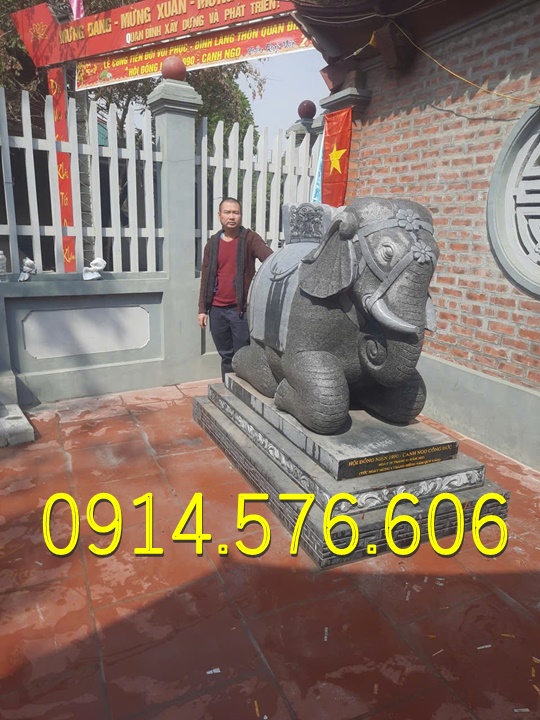Mẫu voi đá phong thủy đẹp nhất hiện nay, Tượng voi đá tự nhiên nguyên khối đặt trong đình chùa, báo giá cặp voi chầu đá xanh trong sân đình, thiết kế Voi đá đặt trước cổng nhà từ đường, sản xuất mẫu voi bằng đá xanh cẩm thạch theo yêu cầu