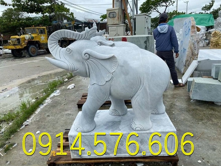 Mẫu voi đá phong thủy đẹp nhất hiện nay, Tượng voi đá tự nhiên nguyên khối đặt trong đình chùa, báo giá cặp voi chầu đá xanh trong sân đình, thiết kế Voi đá đặt trước cổng nhà từ đường, sản xuất mẫu voi bằng đá xanh cẩm thạch theo yêu cầu