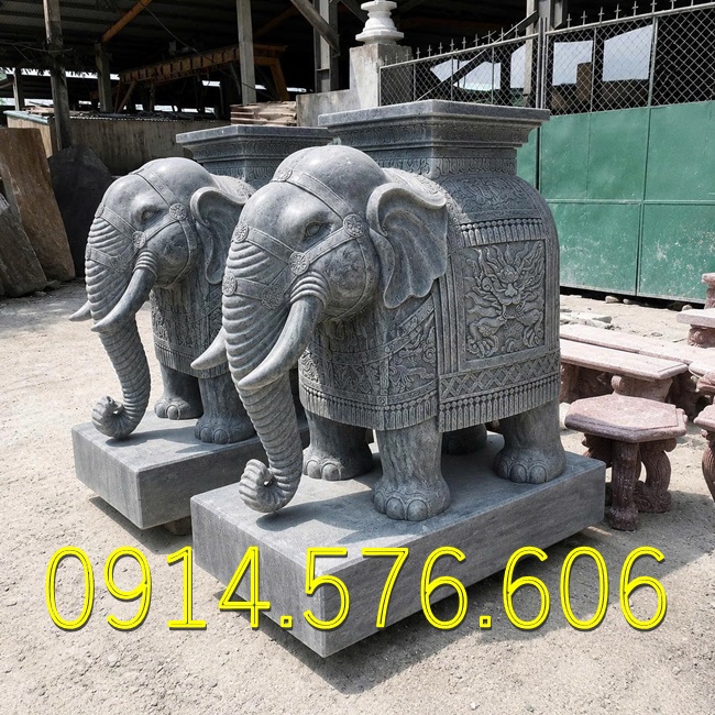 Mẫu voi đá phong thủy đẹp nhất hiện nay, Tượng voi đá tự nhiên nguyên khối đặt trong đình chùa, báo giá cặp voi chầu đá xanh trong sân đình, thiết kế Voi đá đặt trước cổng nhà từ đường, sản xuất mẫu voi bằng đá xanh cẩm thạch theo yêu cầu