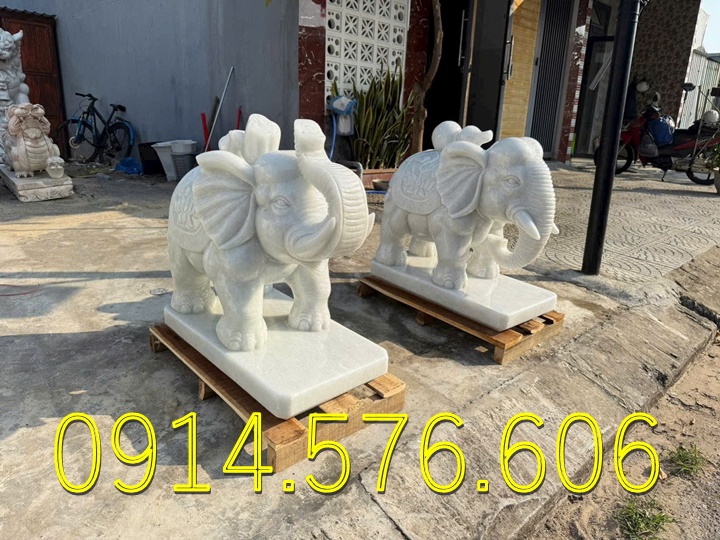 Mẫu voi đá phong thủy đẹp nhất hiện nay, Tượng voi đá tự nhiên nguyên khối đặt trong đình chùa, báo giá cặp voi chầu đá xanh trong sân đình, thiết kế Voi đá đặt trước cổng nhà từ đường, sản xuất mẫu voi bằng đá xanh cẩm thạch theo yêu cầu