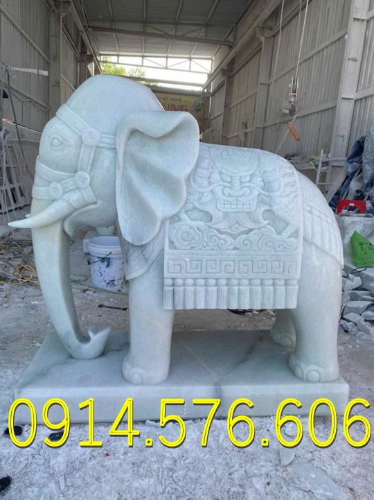 Mẫu voi đá phong thủy đẹp nhất hiện nay, Tượng voi đá tự nhiên nguyên khối đặt trong đình chùa, báo giá cặp voi chầu đá xanh trong sân đình, thiết kế Voi đá đặt trước cổng nhà từ đường, sản xuất mẫu voi bằng đá xanh cẩm thạch theo yêu cầu