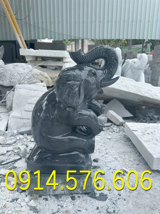 Mẫu voi đá phong thủy đẹp nhất hiện nay, Tượng voi đá tự nhiên nguyên khối đặt trong đình chùa, báo giá cặp voi chầu đá xanh trong sân đình, thiết kế Voi đá đặt trước cổng nhà từ đường, sản xuất mẫu voi bằng đá xanh cẩm thạch theo yêu cầu